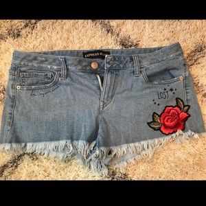 Express Rose Jean Shorts!
